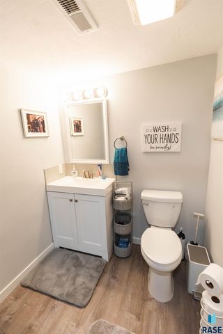 4409 S Holbrook Ave Avenue, Sioux Falls, SD 57106