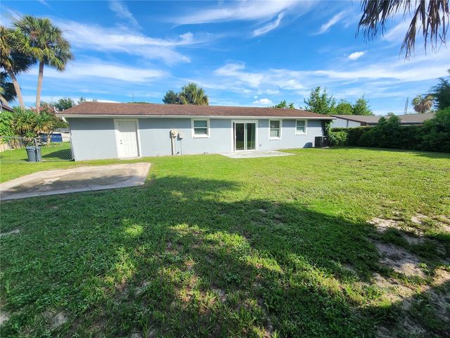 14490 SW 41ST AVENUE ROAD, Ocala, FL 34473