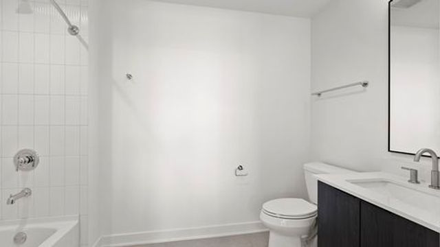 1801 W Grand Avenue 201, Chicago, IL 60622