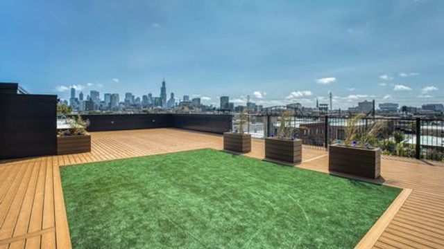 1801 W Grand Avenue 201, Chicago, IL 60622