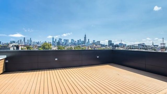 1801 W Grand Avenue 201, Chicago, IL 60622