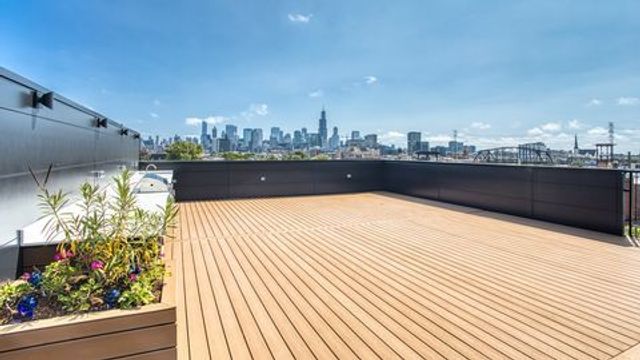 1801 W Grand Avenue 201, Chicago, IL 60622