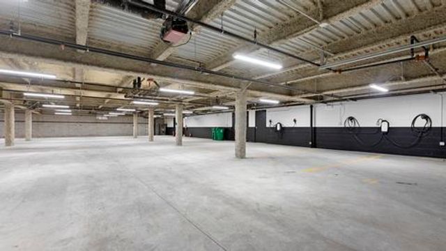 1801 W Grand Avenue 201, Chicago, IL 60622