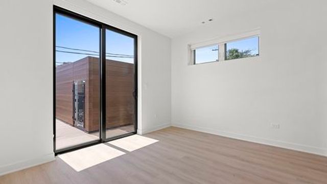 1801 W Grand Avenue 201, Chicago, IL 60622