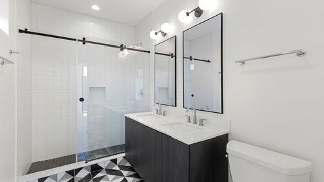 1801 W Grand Avenue 201, Chicago, IL 60622