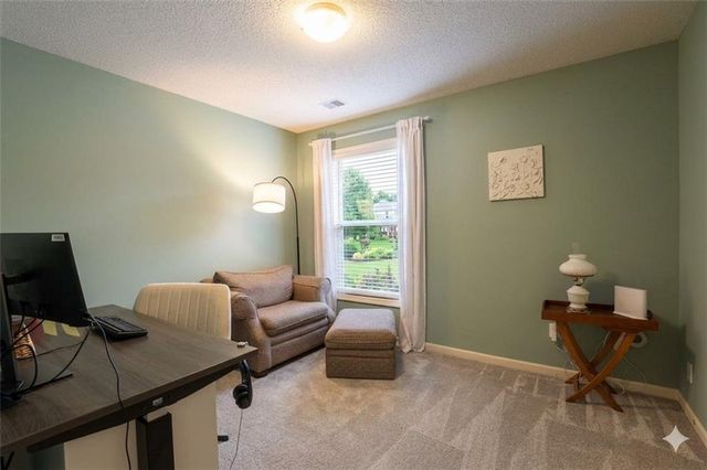 20756 W 121 Street, Olathe, KS 66061