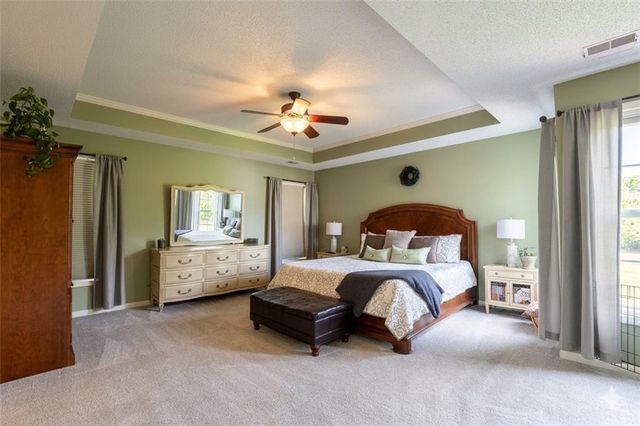 20756 W 121 Street, Olathe, KS 66061