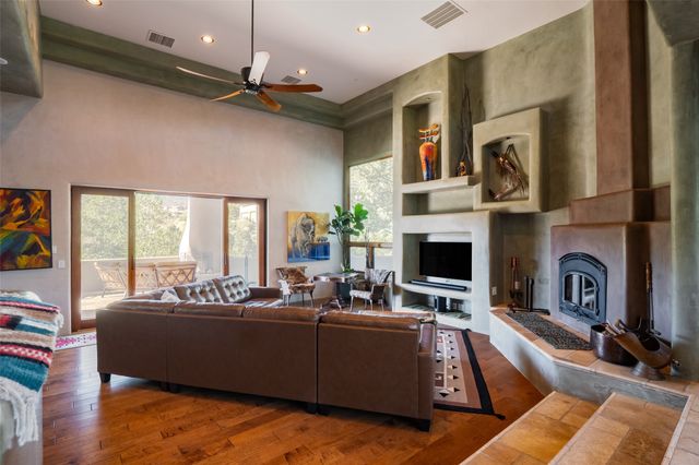 22 Tierra Monte NE, Albuquerque, NM 87122