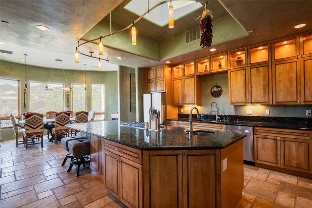 22 Tierra Monte NE, Albuquerque, NM 87122
