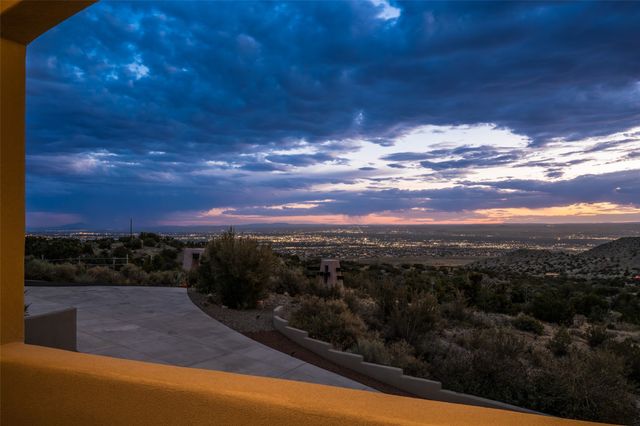 22 Tierra Monte NE, Albuquerque, NM 87122