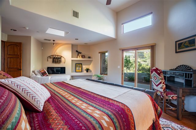 22 Tierra Monte NE, Albuquerque, NM 87122