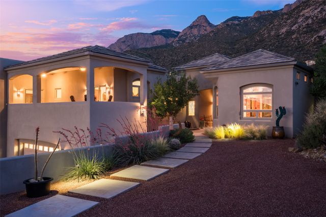 22 Tierra Monte NE, Albuquerque, NM 87122