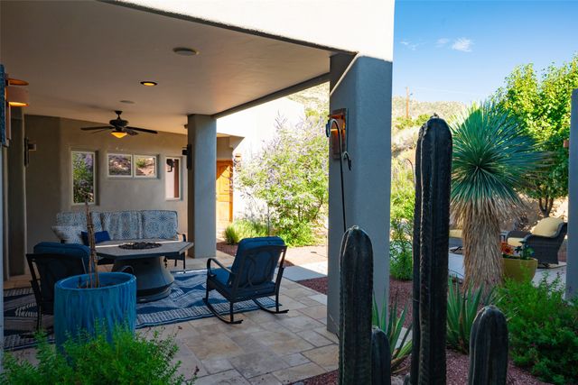 22 Tierra Monte NE, Albuquerque, NM 87122