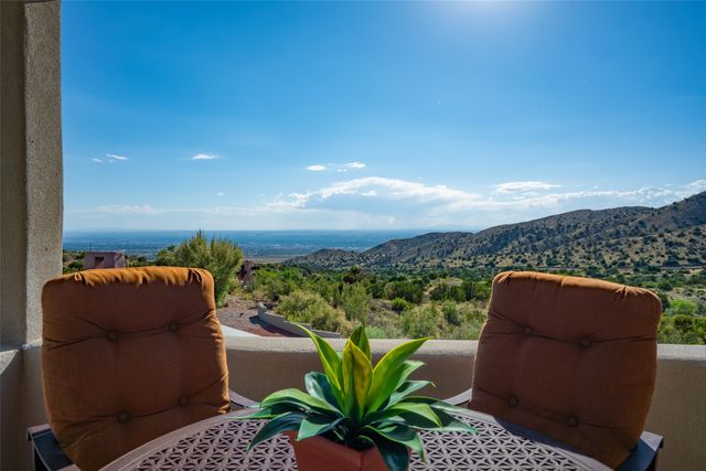 22 Tierra Monte NE, Albuquerque, NM 87122