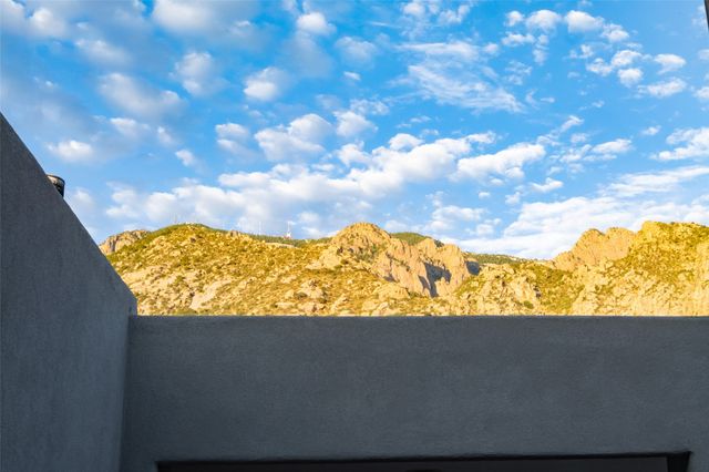 22 Tierra Monte NE, Albuquerque, NM 87122