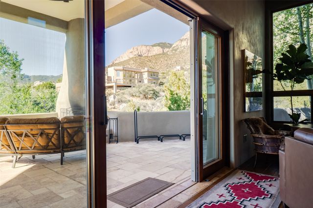 22 Tierra Monte NE, Albuquerque, NM 87122