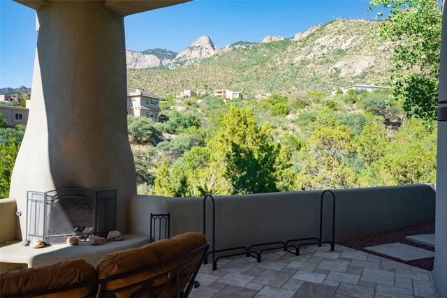 22 Tierra Monte NE, Albuquerque, NM 87122