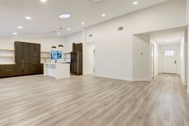 2902 Jorwoods DR, Austin, TX 78745