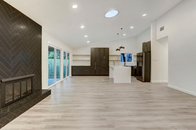 2902 Jorwoods DR, Austin, TX 78745
