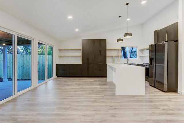 2902 Jorwoods DR, Austin, TX 78745