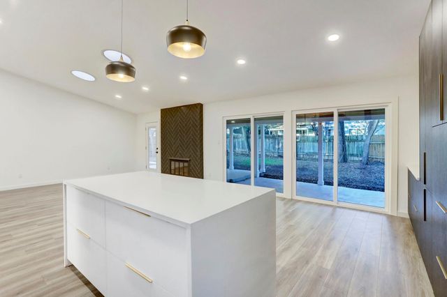 2902 Jorwoods DR, Austin, TX 78745