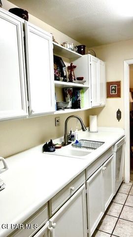 252 SHADOW MOUNTAIN Drive F1, El Paso, TX 79912