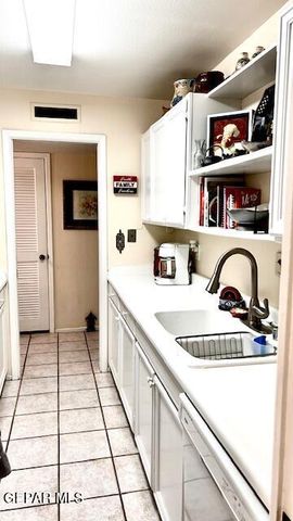 252 SHADOW MOUNTAIN Drive F1, El Paso, TX 79912