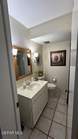 252 SHADOW MOUNTAIN Drive F1, El Paso, TX 79912