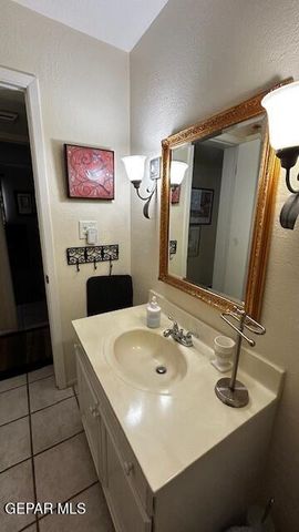 252 SHADOW MOUNTAIN Drive F1, El Paso, TX 79912