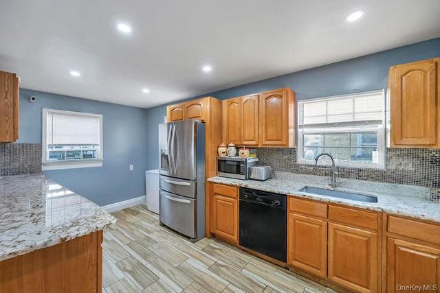 69 E 8th Street, Huntington Station, NY 11746