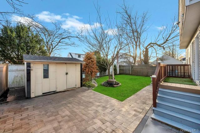 69 E 8th Street, Huntington Station, NY 11746