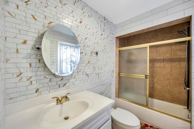 69 E 8th Street, Huntington Station, NY 11746