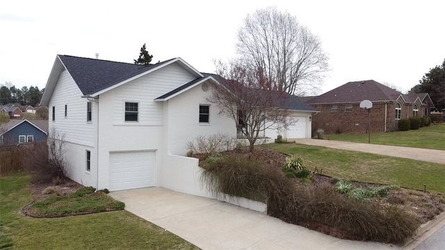 203 Pebble Beach Drive, Harrison, AR 72601