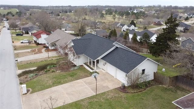 203 Pebble Beach Drive, Harrison, AR 72601