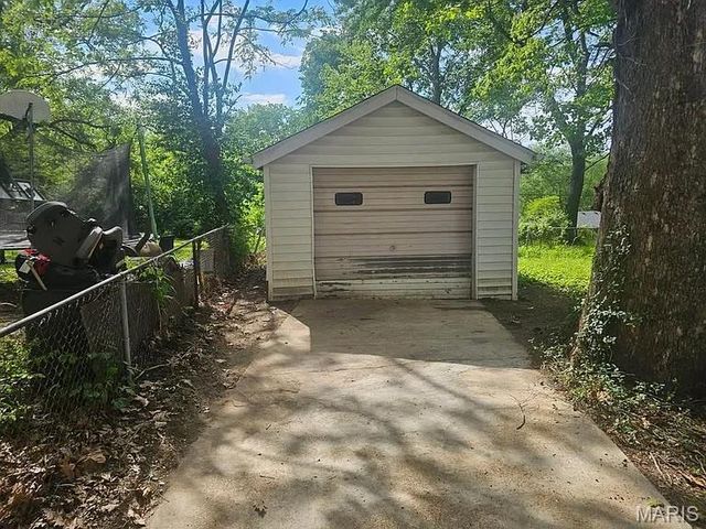 10071 Diamond Drive, Riverview, MO 63137