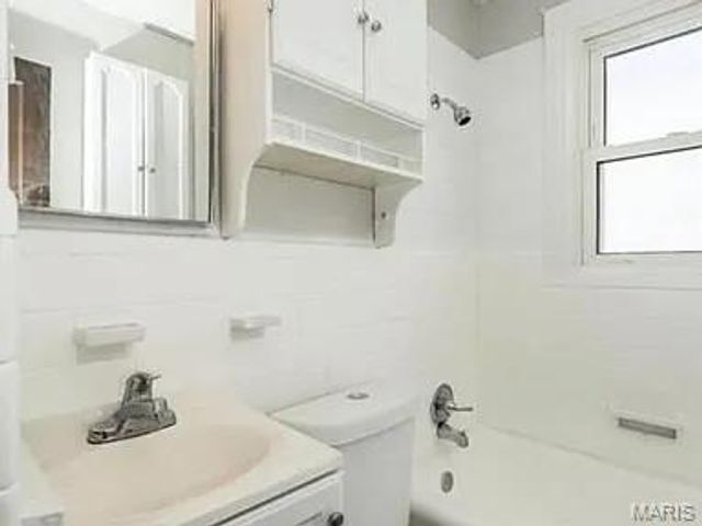 10071 Diamond Drive, Riverview, MO 63137