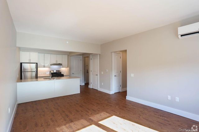 44-36 Douglaston Parkway 6B, Little Neck, NY 11363