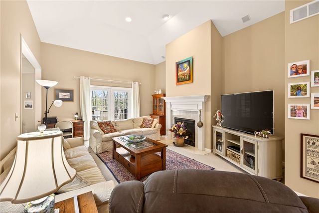 32 Crosswinds Circle, Perinton, NY 14450