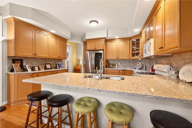 32 Crosswinds Circle, Perinton, NY 14450