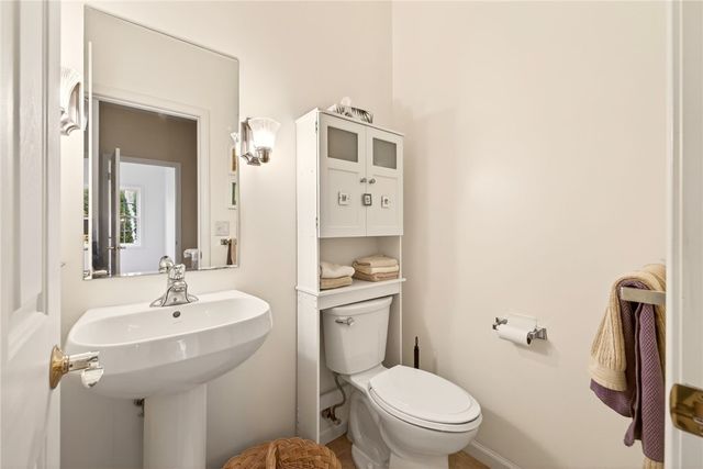 32 Crosswinds Circle, Perinton, NY 14450