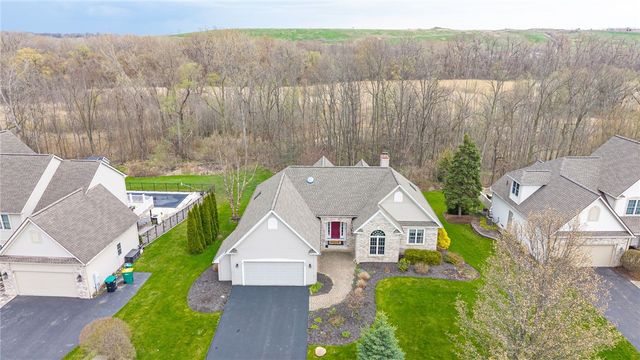 32 Crosswinds Circle, Perinton, NY 14450