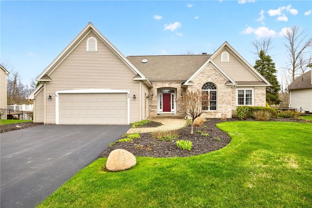 32 Crosswinds Circle, Perinton, NY 14450