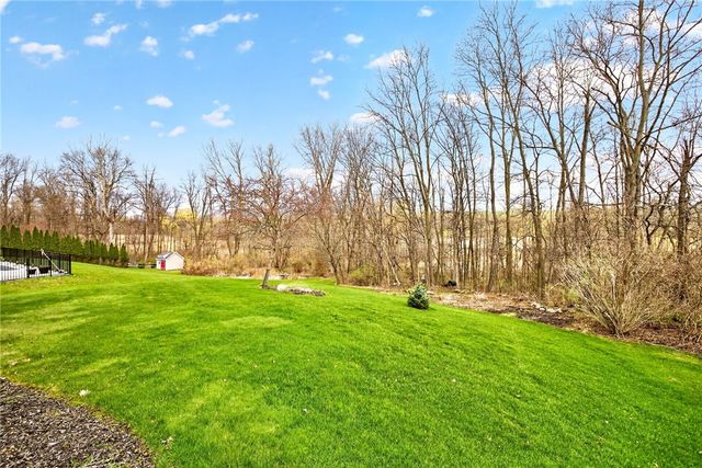 32 Crosswinds Circle, Perinton, NY 14450