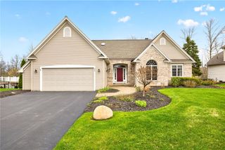 32 Crosswinds Circle, Perinton, NY 14450