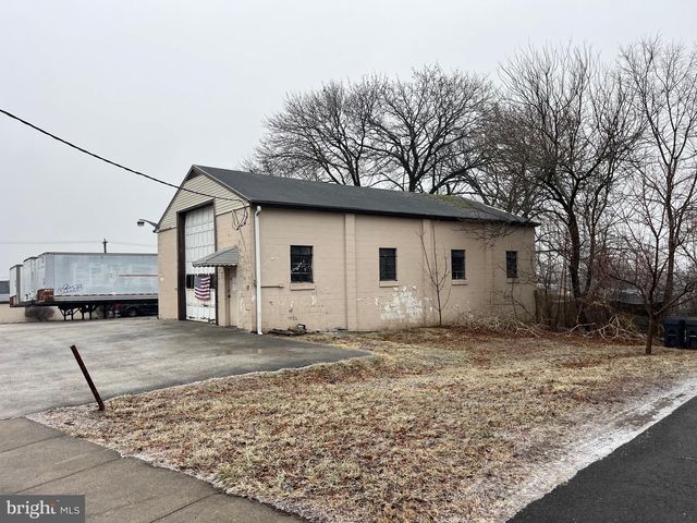 530 TAYLOR ST, Phoenixville, PA 19460