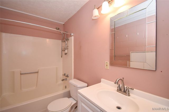 171 Griffith Lane, Tallassee, AL 36078