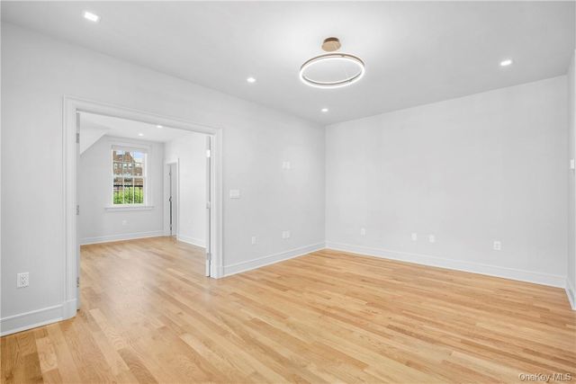 26 East Parkway 17, Scarsdale, NY 10583