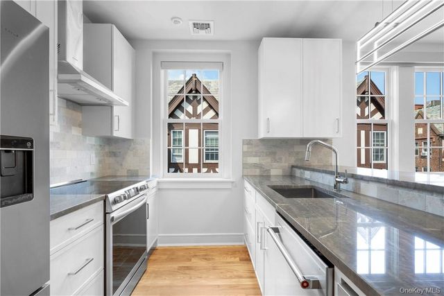 26 East Parkway 17, Scarsdale, NY 10583