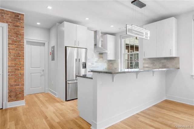 26 East Parkway 17, Scarsdale, NY 10583