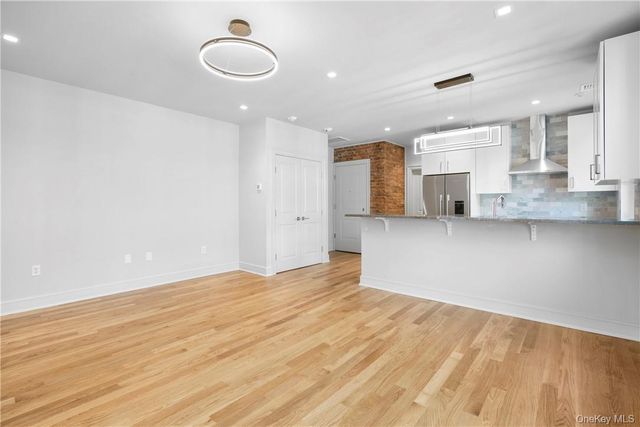 26 East Parkway 17, Scarsdale, NY 10583